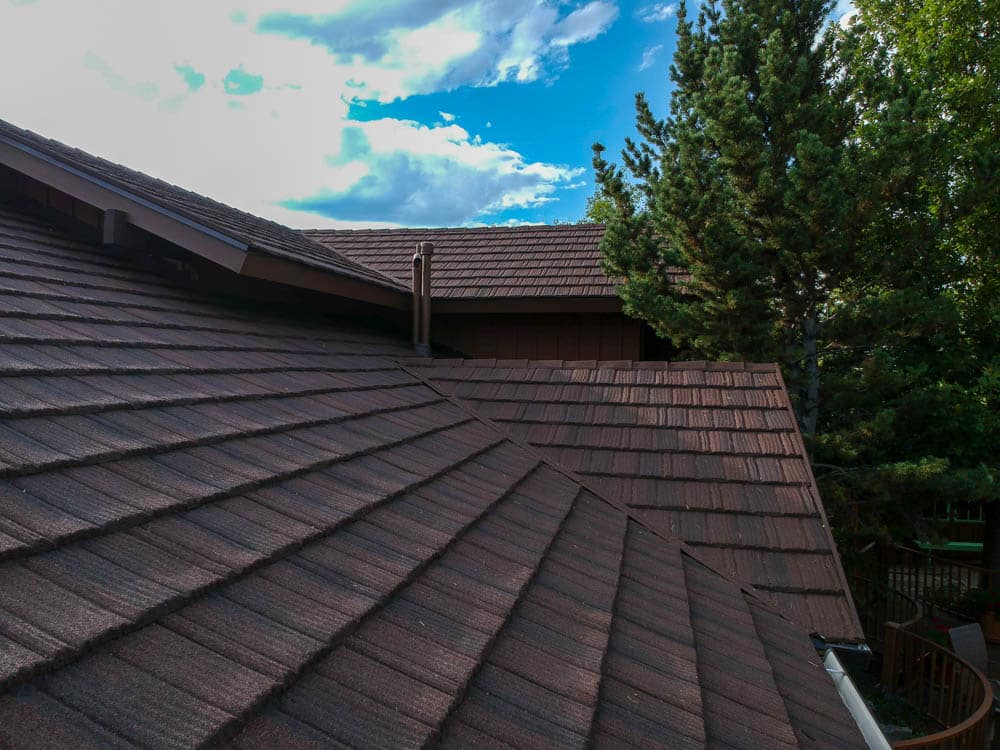 new residential stone-coated metal roofing shingles