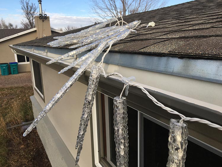 Best Way To Hang Christmas Lights On A Roof at Bennie Walden blog